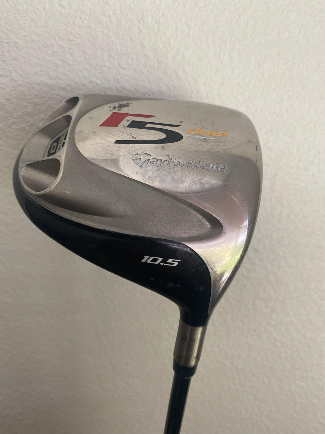 TaylorMade r5 Dual Type D 10.5° Driver Regular Graphite Shaft TaylorMade Grip TaylorMade r5 Dual Type D 10.5° Driver Regular Graphite Shaft TaylorMade Grip